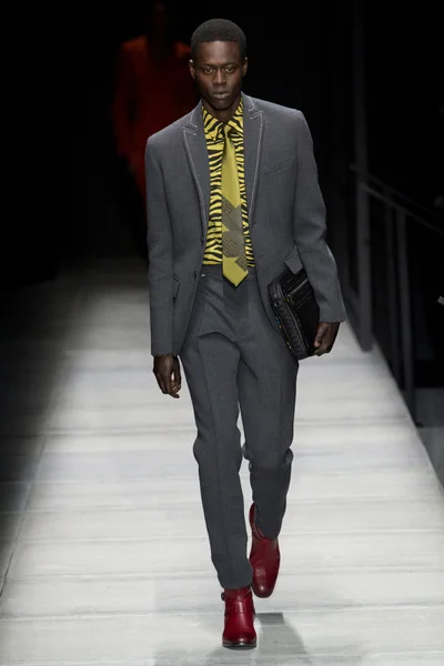 Look 27